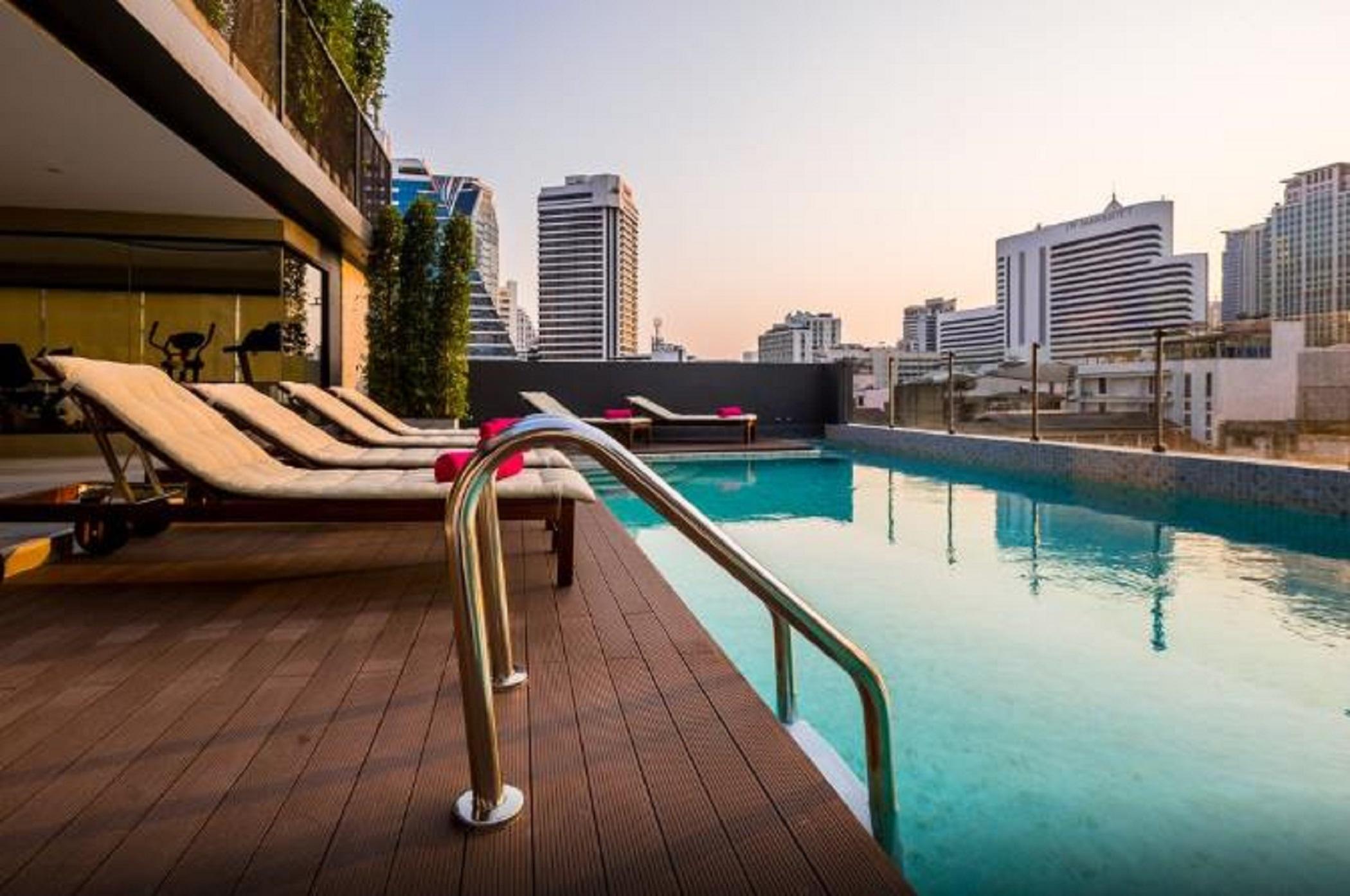 Glow Sukhumvit 5 Bangkok Exterior photo